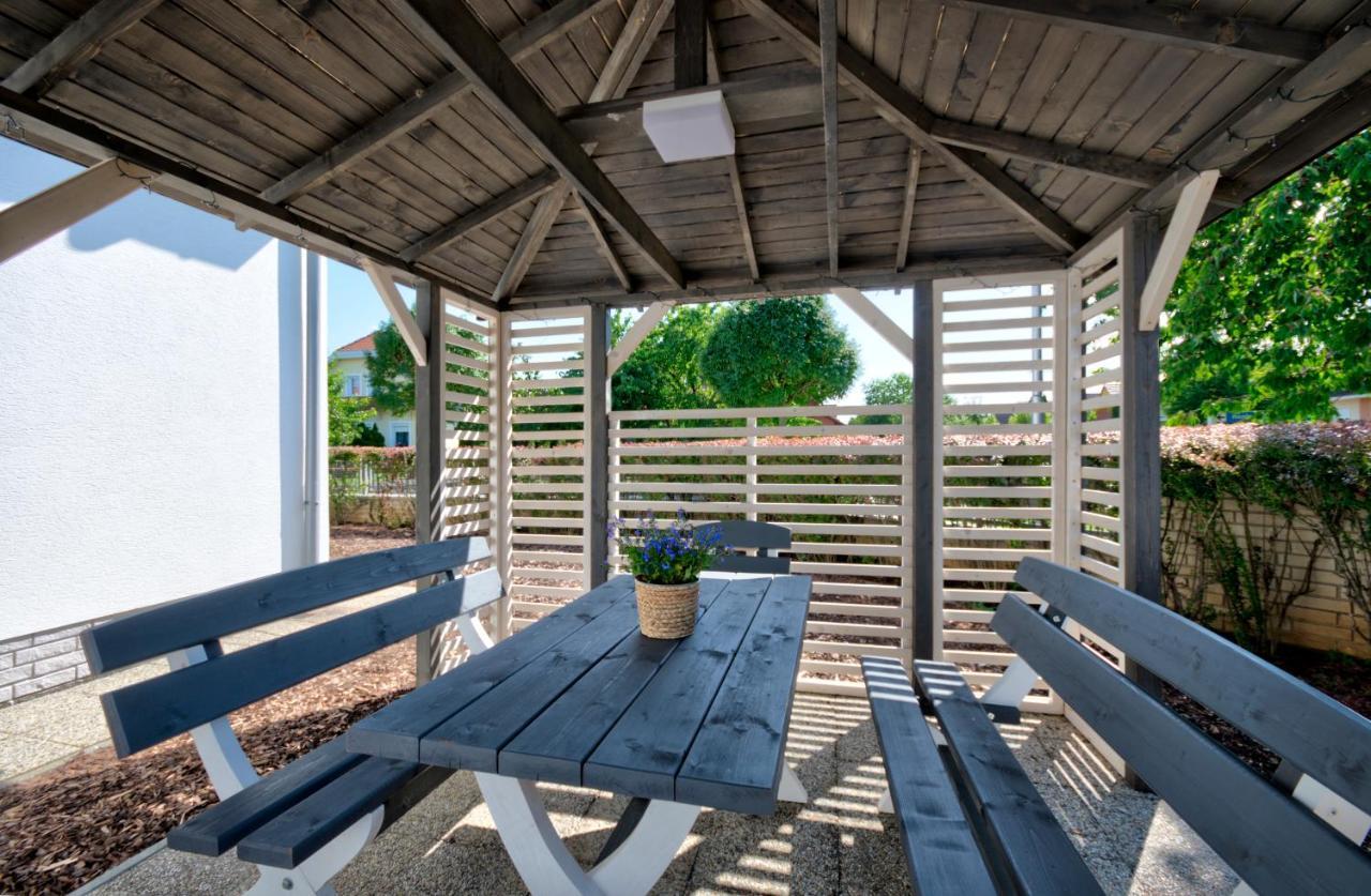 Villa Tara Buek Extérieur photo