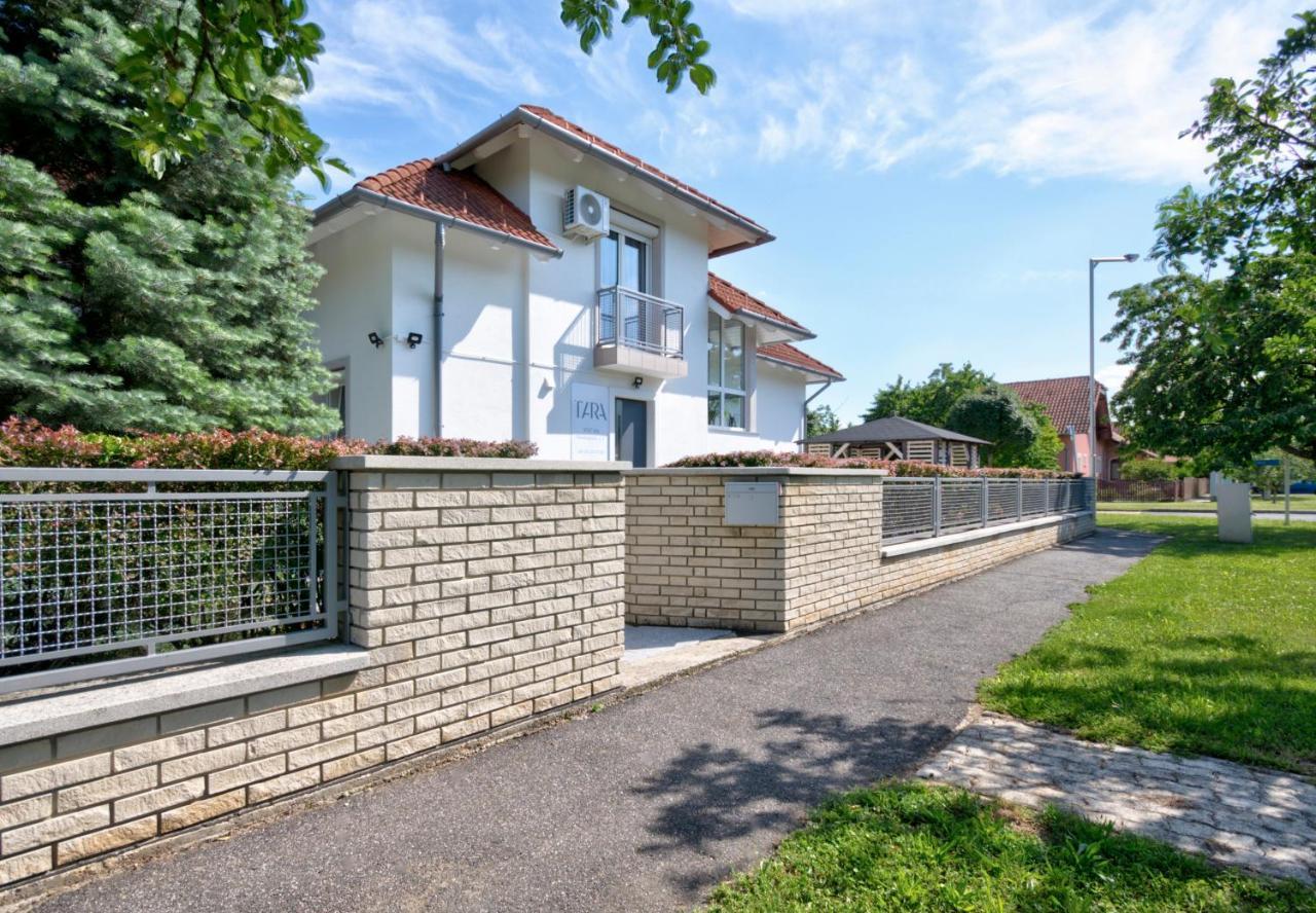 Villa Tara Buek Extérieur photo